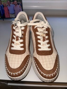 Universal Thread Brown and Cream platform Lace-Up Sneakers